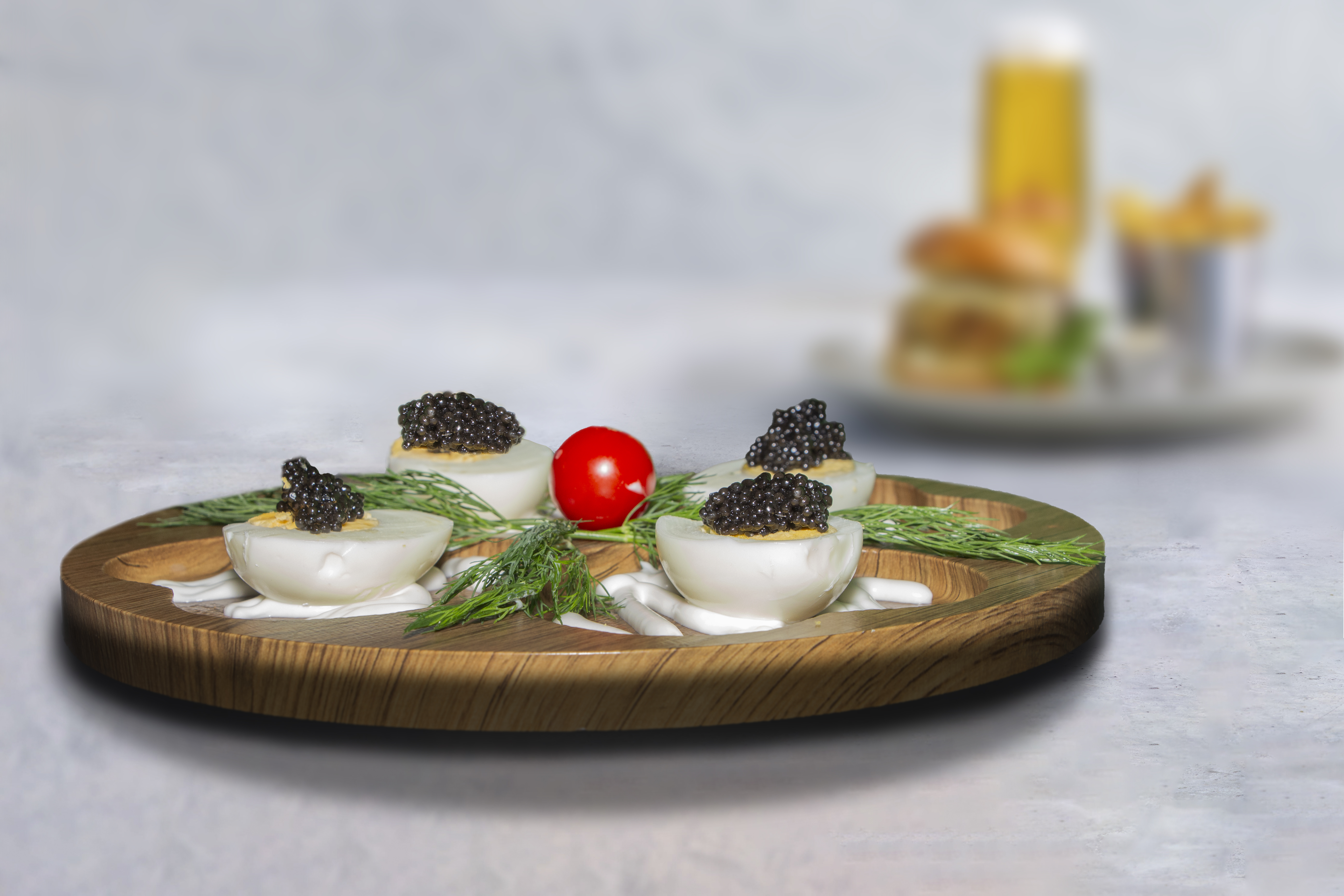 طرز تهیه صبحانه با خاویار، خوشمزه و انرژی بخش